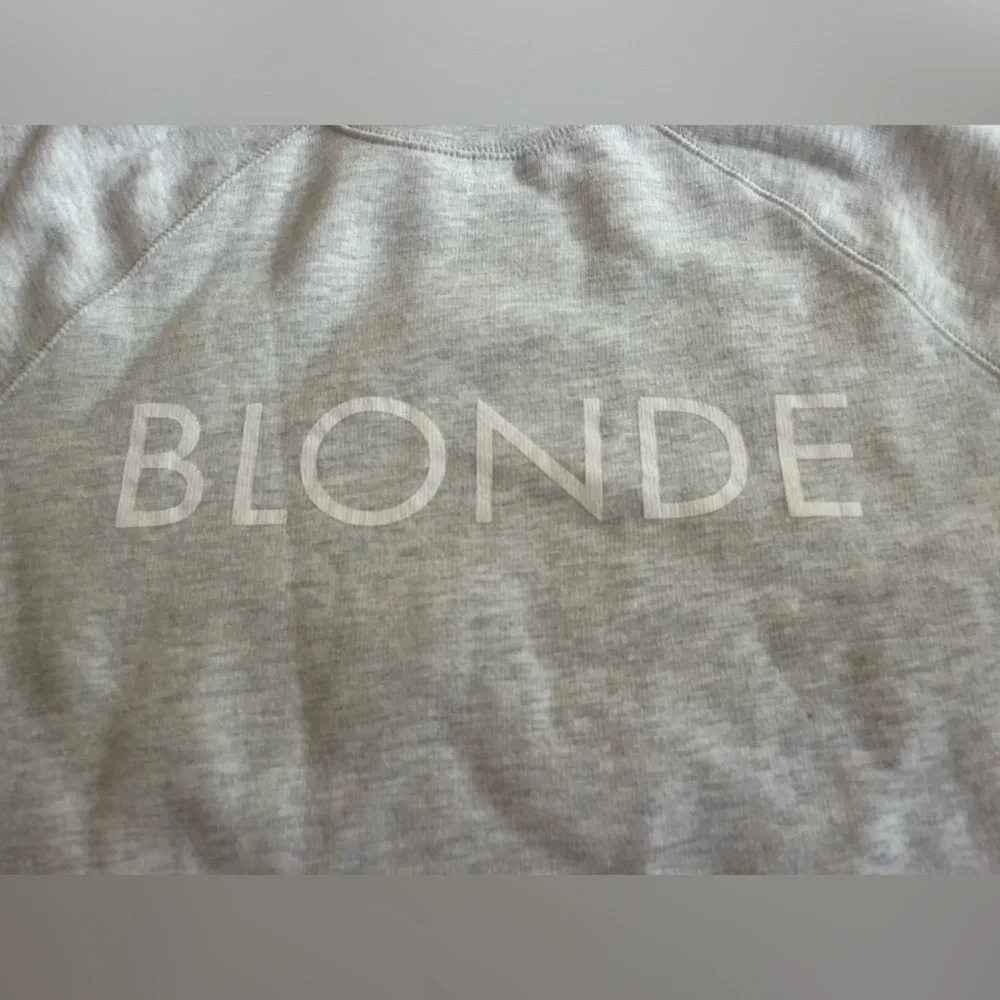Blonde Sweater - Picture 4 of 6